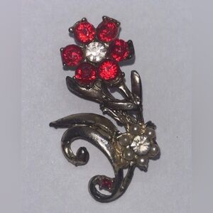 Vintage 1960’s Gold Tone Red Crystal Rhinestones Faux Pearl Flower Brooch Pin